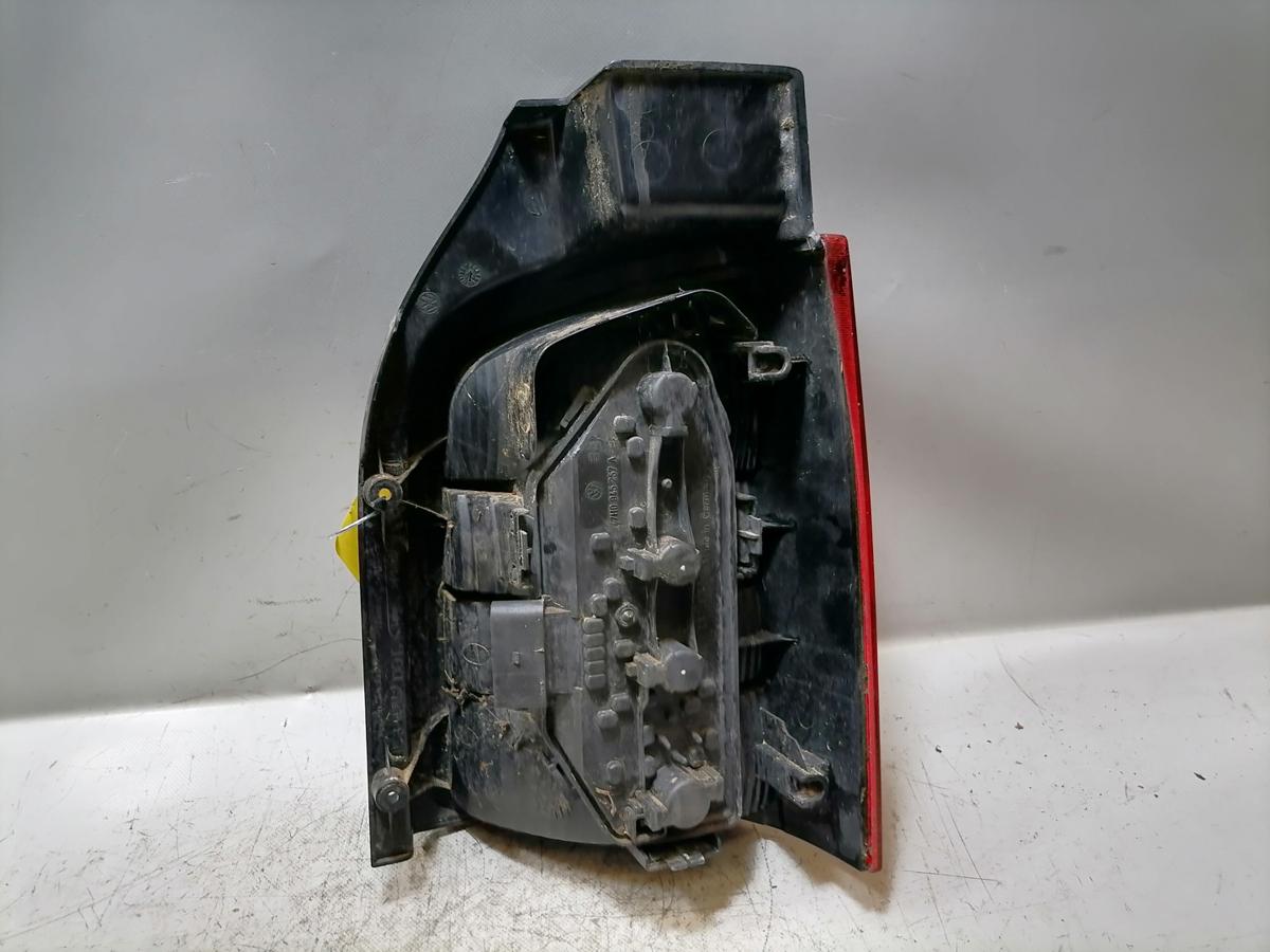 Volkswagen T5 original R&uuml;cklicht R&uuml;ckleuchte Schlussleuchte links f&uuml;r Fl&uuml;gelt&uuml;ren Bj.2004
